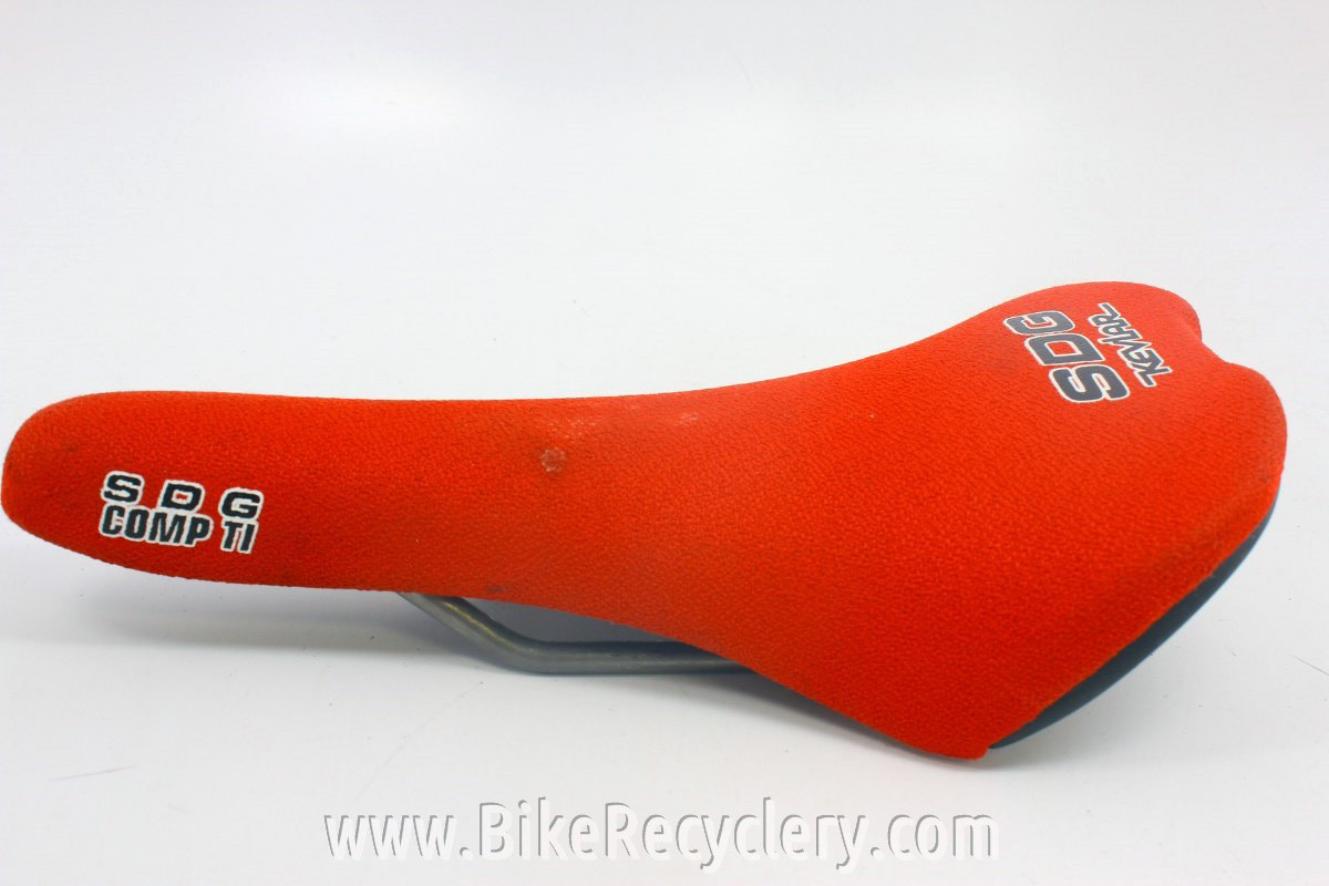 激レア！　SDG VENTURA comp ti レッド　 チタンレール　サドル Vintage SDG Comp Ti Kevlar Saddle: Red - Bike Recyclery