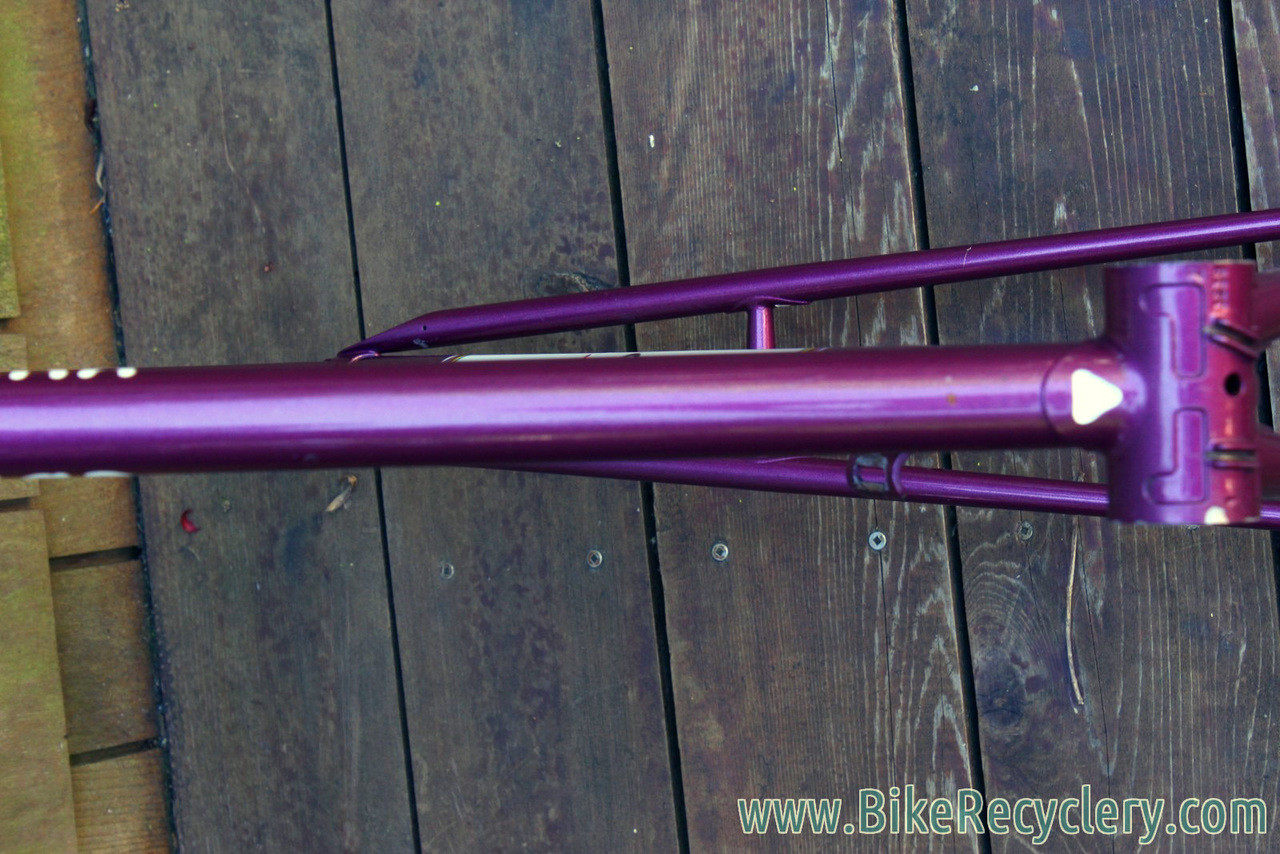 Underside of downtube: Excellent shape, no gravel chips.