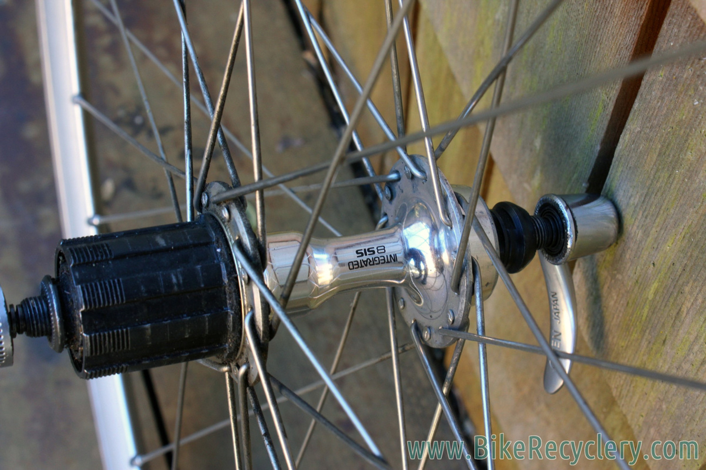 Vintage Dura Ace 7402 / Mavic CXP-30 SUP Semi-Aero: 8/9/10 Speed HG - 32H /  28H - Mid 1990's