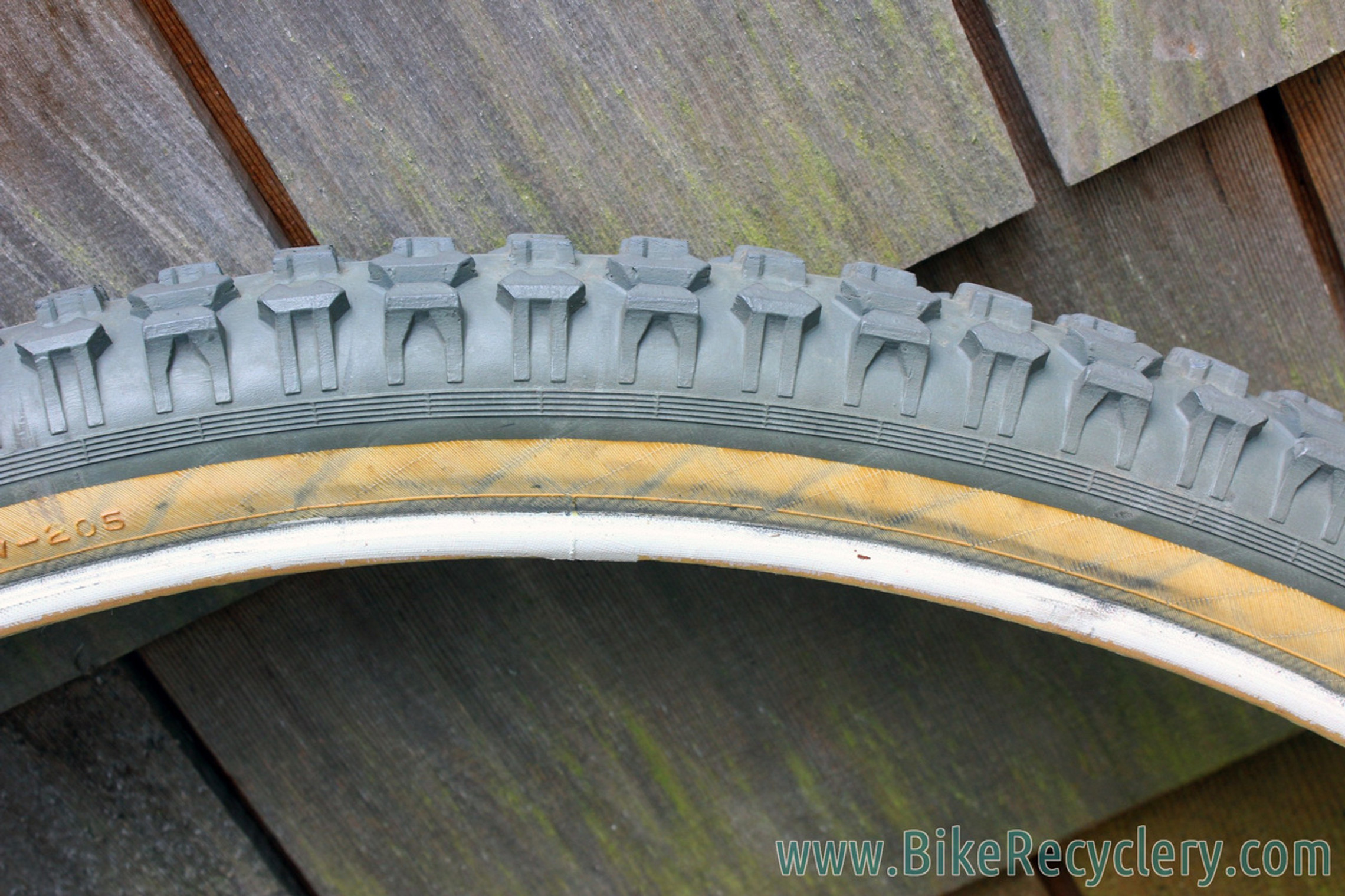 Vintage Specialized Ground Control S UmmaGumma Tires: 26 x 1.95 - FOLDING - Gumwall - Grey (Barely Used)