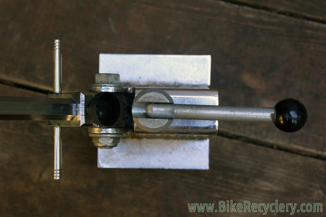 bicycle fork straightening tool