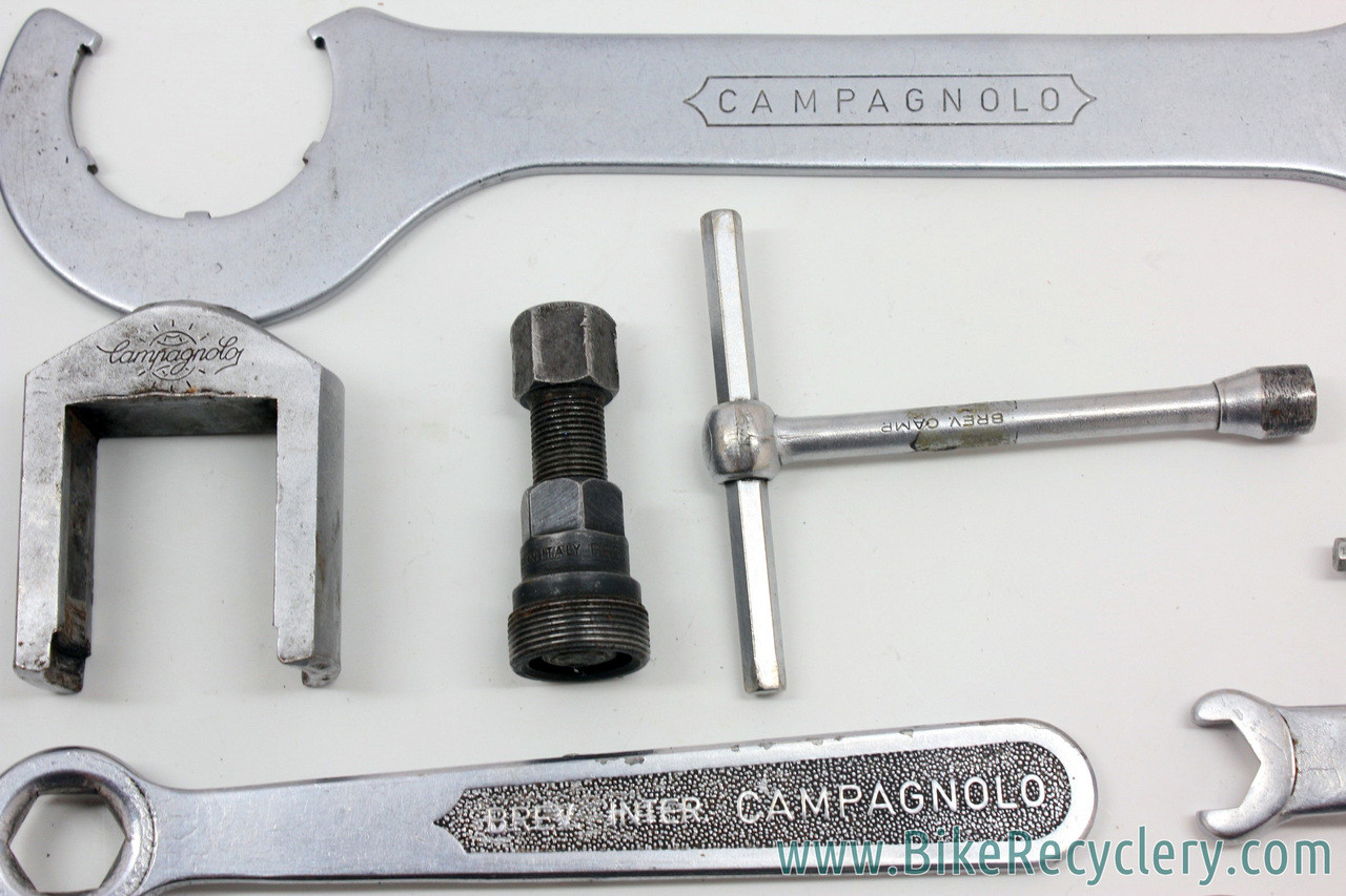 Bomba de agua + kit de distribución para Volvo XC90 Mk1 D5 AWD 2005