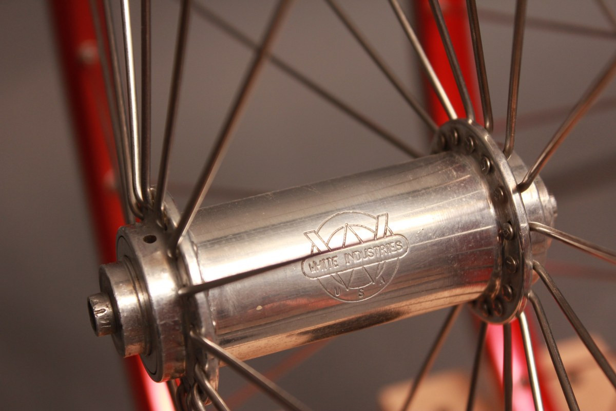 White Industries Ti / Velocity Synergy 26