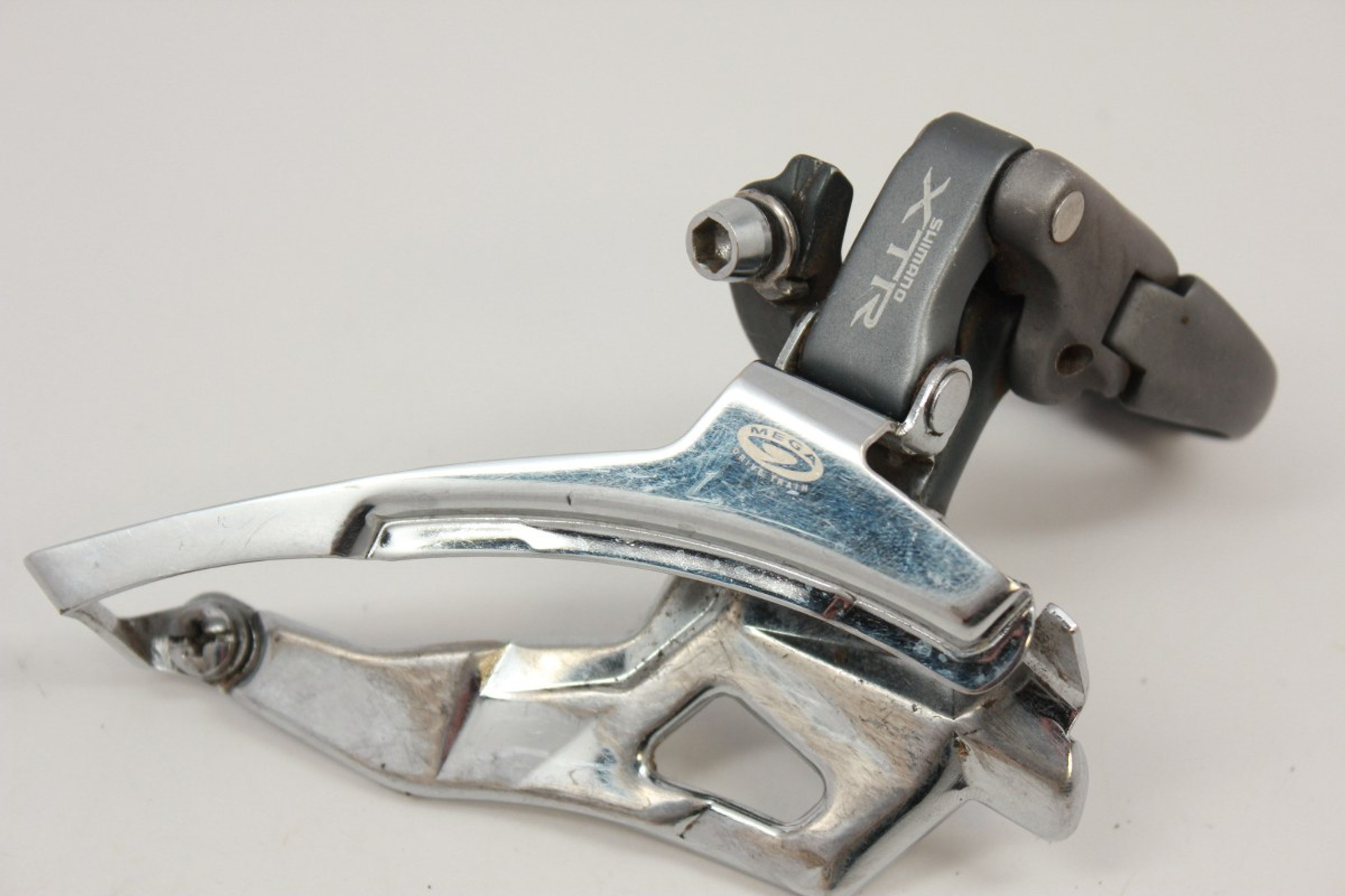 SHIMANO XTR FD-M953 28.6mmバンド式/RD-M953 NOS Shimano XTR FD-M953 Front Derailleur: 28.6mm - Bottom