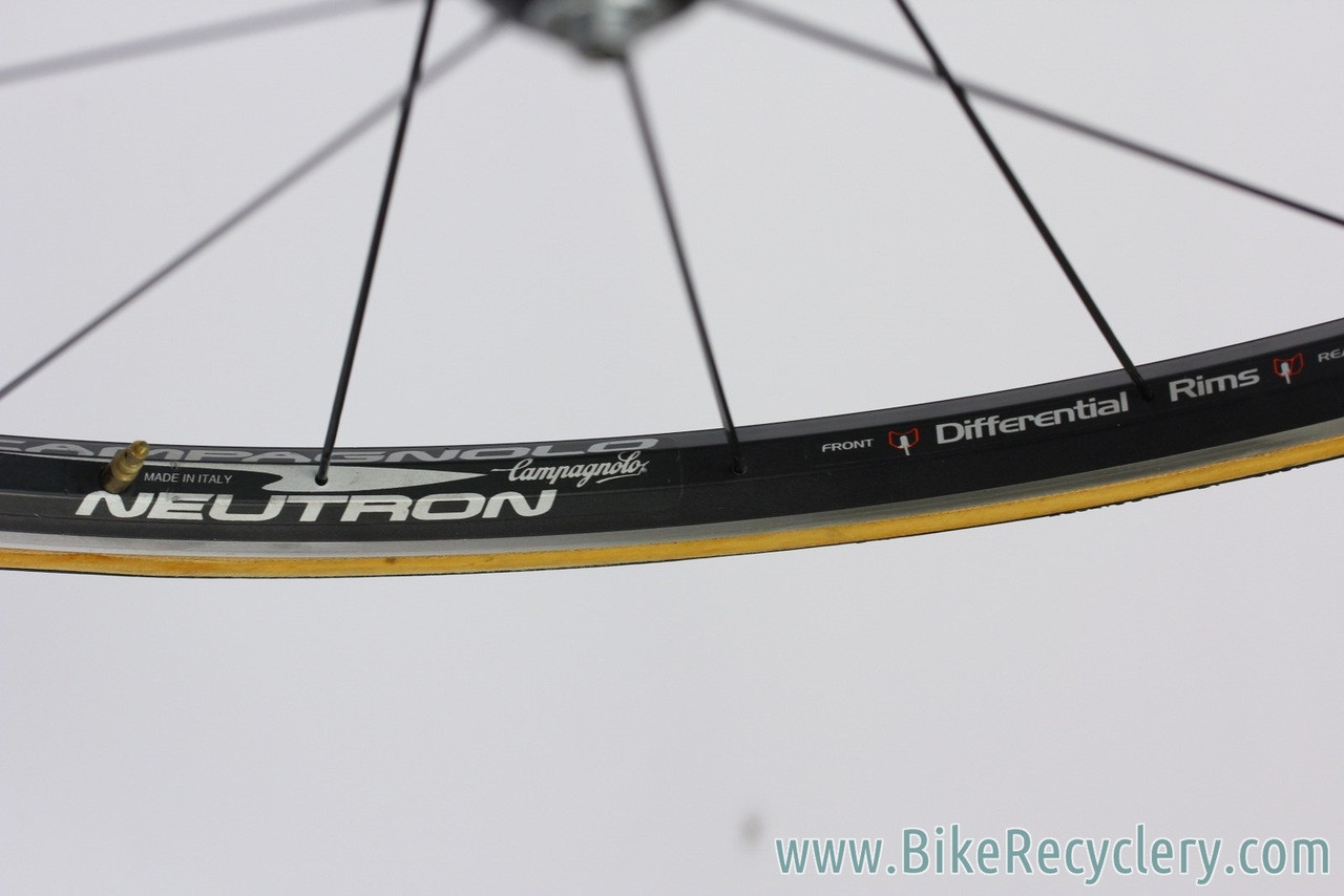 Pièces vélo rétro neuves dans leur boîte NOS CAMPAGNOLO Record 700c