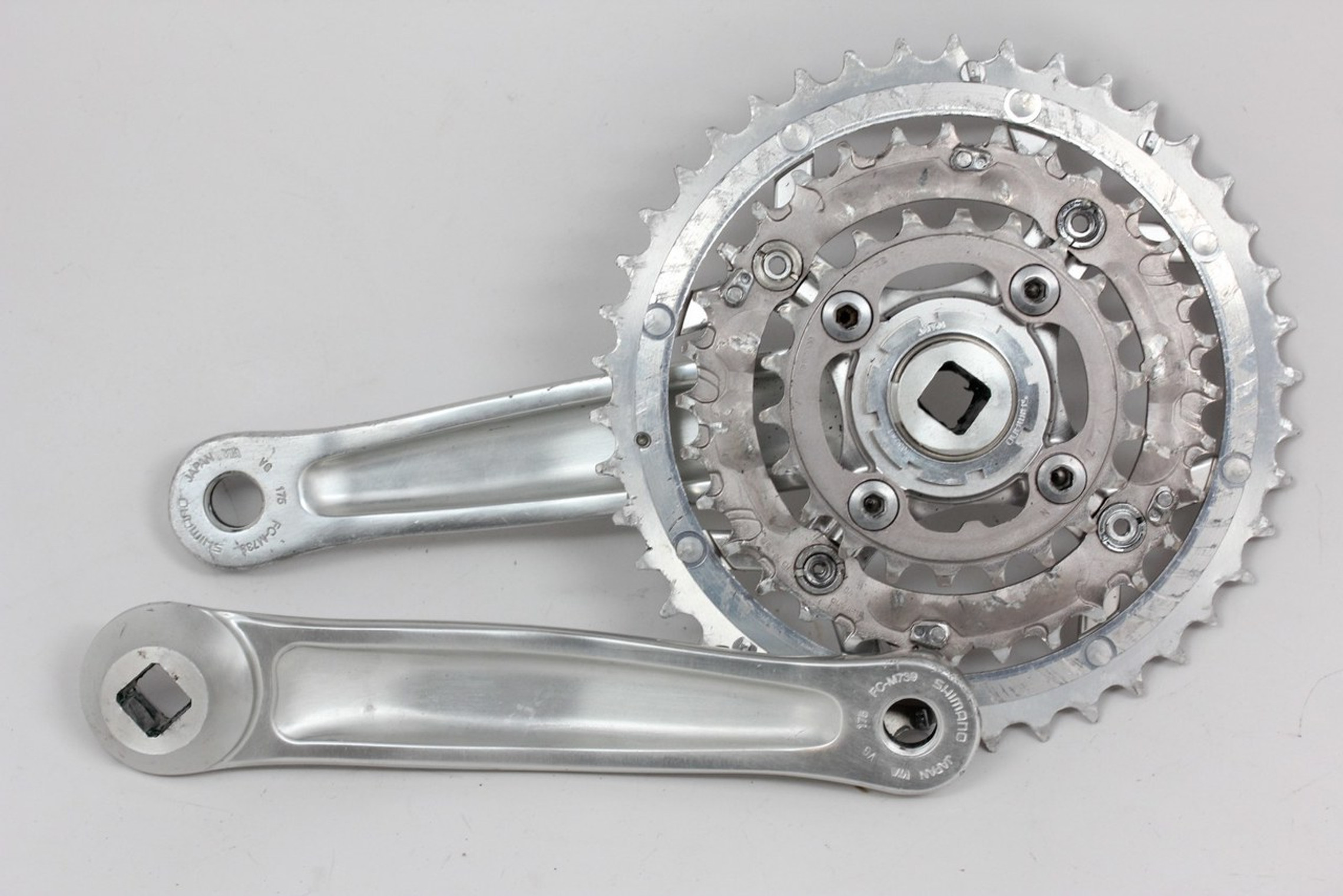 Shimano Deore XT FC-M739 Crankset: 175mm - 42/32/22t (EXC