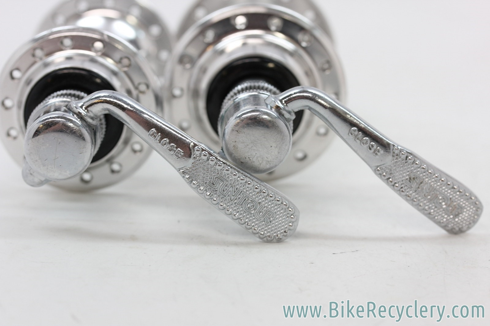 Suntour Superbe Pro HB-1500 Hubset & Skewers: 28H x 126mm - Front