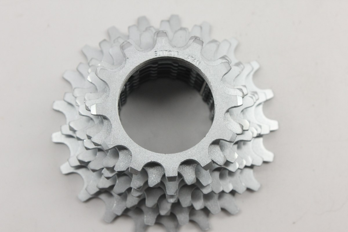 PIÑONES CASSETTE SUNTOUR 7v de segunda mano por 22 EUR en Ehari en WALLAPOP