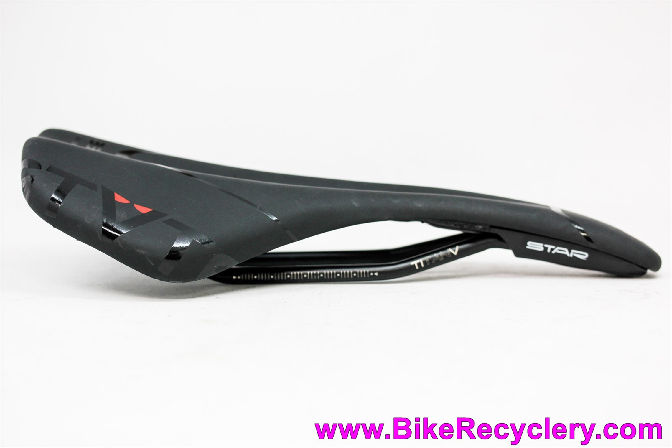 Astute Star Lab VT Titan Saddle: 208g - Ti Rails - Cutout - Black/Red (NEW)