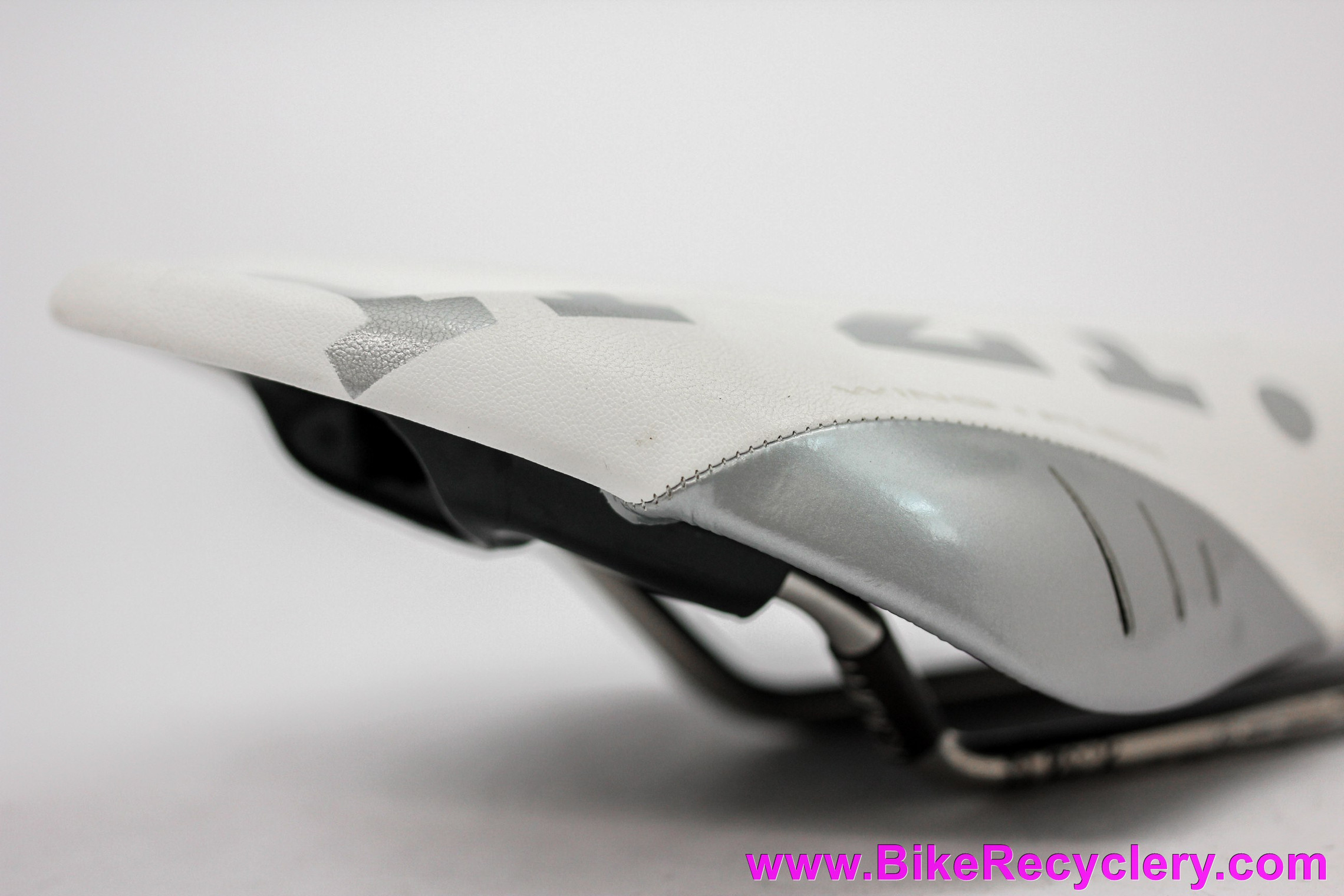 Fi'zi:k Arione Saddle: K:ium Rails- NEW