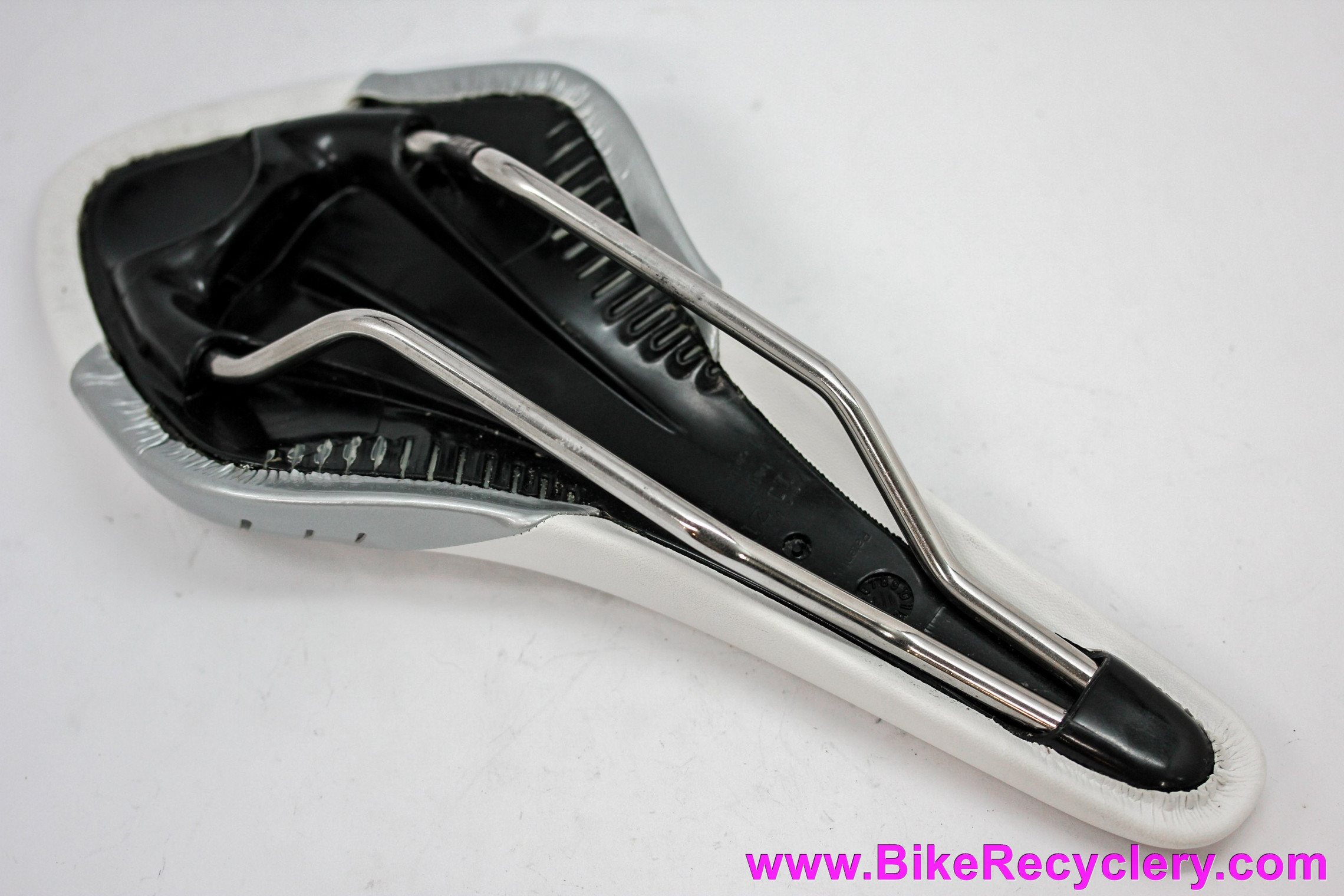 Fi'zi:k Arione Saddle: K:ium Rails- NEW