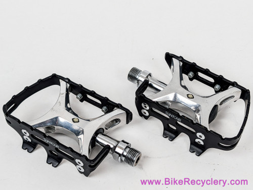 Suntour XC Pro Pedals:  PL-XP01 - WTB Grease Guard - Black (LOW MILES Near Mint+)