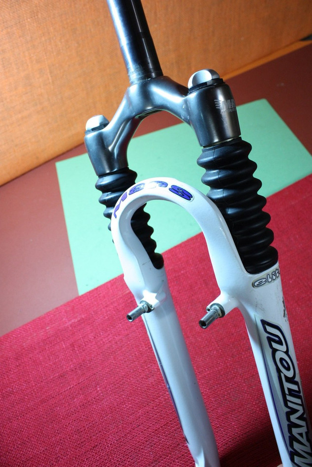 〓実測1.375kg〓 MANITOU MARS ELITE Manitou Mars Elite Fork: 80m, TPC Compression, 1 1/8
