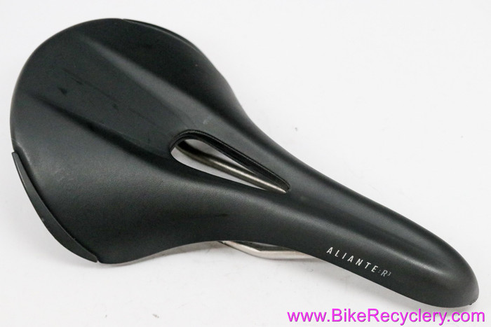 Fi'zi:k Aliante R3 Saddle: K:ium Rails - Cutout - Black