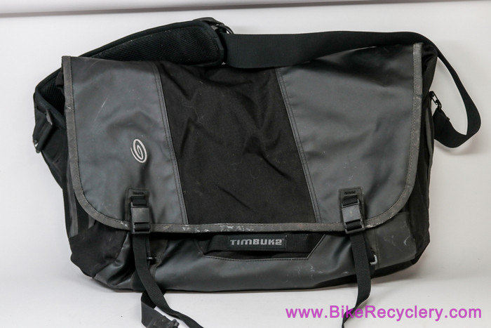 Timbuk2 Classic Messenger Bag: 18