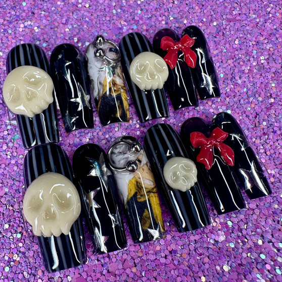 Soul eater soul nail set with pinstripe design and skulls