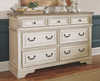 Casual 4pc Distressed Bedroom Set in Chipped White "Realyn"