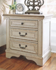 Casual 4pc Distressed Bedroom Set in Chipped White "Realyn"