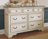 Casual 5pc Distressed Bedroom Set in Chipped White "Realyn"