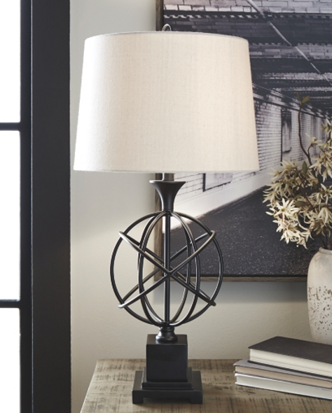 Traditional Table Lamp with Black Finish "Camren"