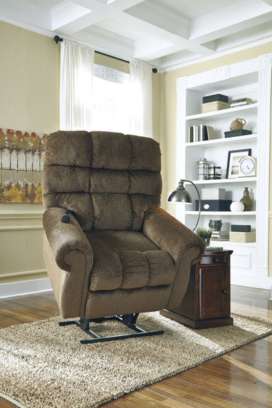 Power Lift Recliner in Truffle