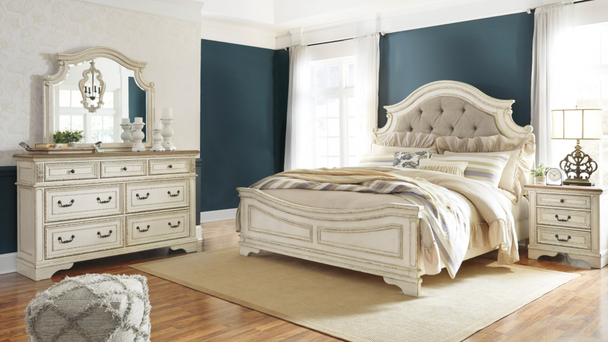 Casual 4pc Distressed Bedroom Set in Chipped White "Realyn"
