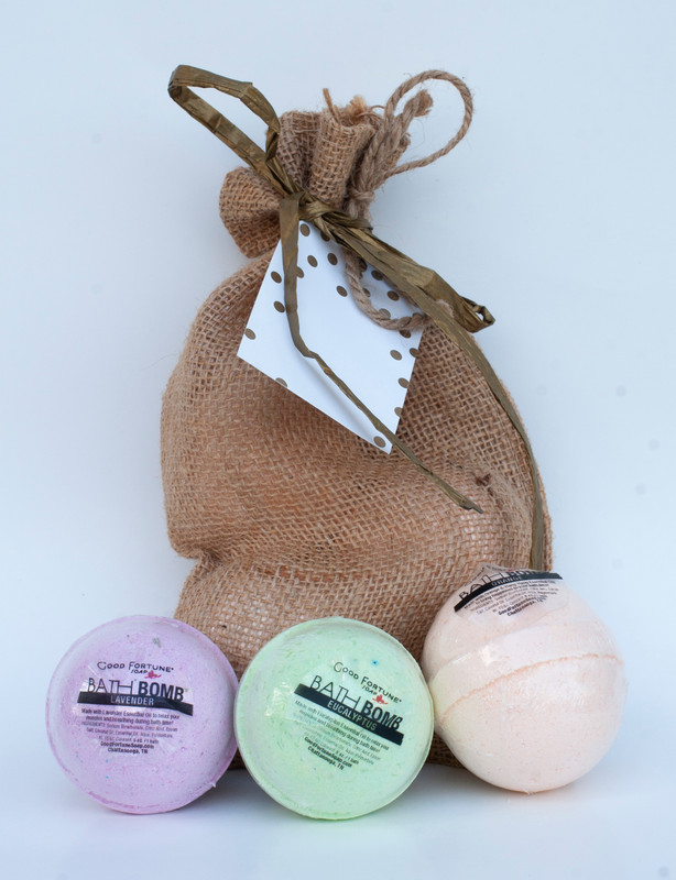 https://cdn11.bigcommerce.com/s-1sv5n00q/images/stencil/800x800/uploaded_images/bath-bomb-gift-set.jpg?t=1692045998