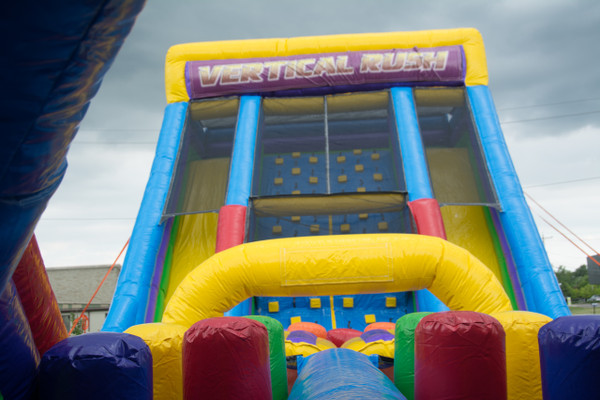 JUGGERNAUT 22' Vertical Rush Entrance