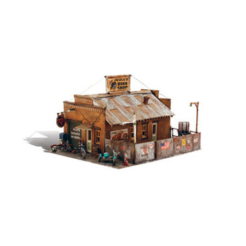 Woodland Scenics HO Scale: Deuce's Bike Shop - Built-&-Ready Landmark Structures(R) -- Assembled - 5 x 6" 12.7 x 15.2 cm - WOOBR5045