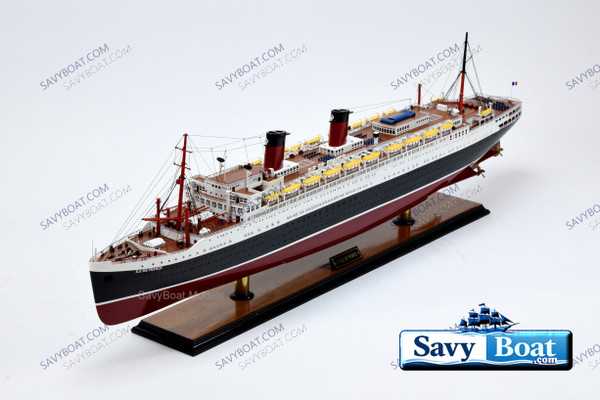 SS Île de FRANCE LIGHTED OCEAN LINER