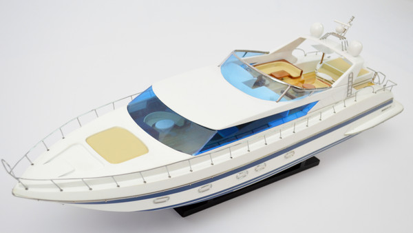 MANGUSTA 105 YACHT
