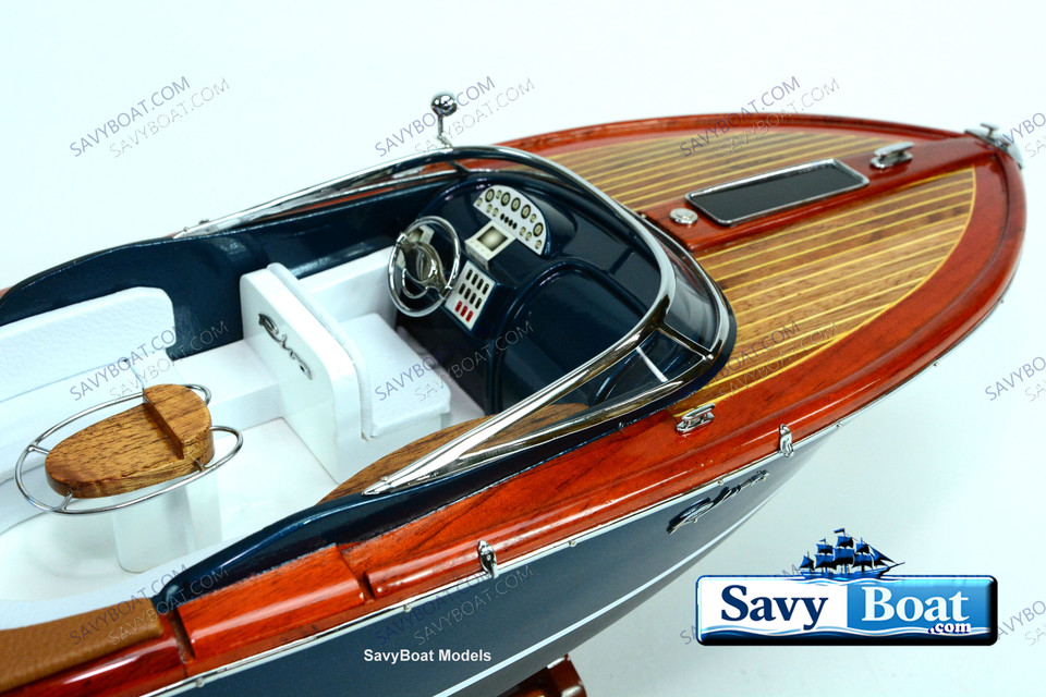 RIVA AQUARIVA 28" SPEEDBOAT SEEN IN GOLDEN EYE AND OCEAN TWELVE