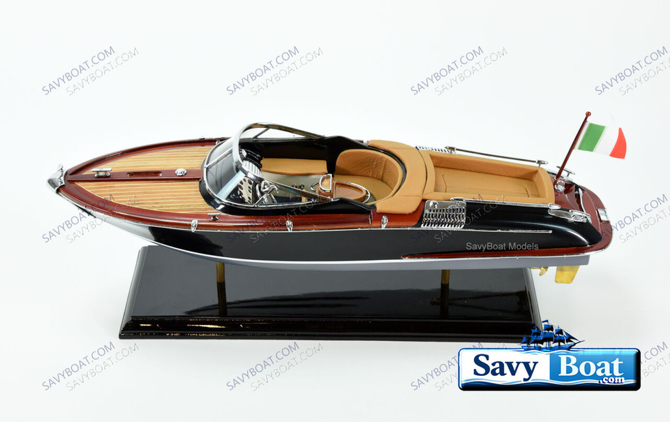 RIVA AQUARIVA 20" SPEEDBOAT SEEN IN GOLDEN EYE AND OCEAN TWELVE
