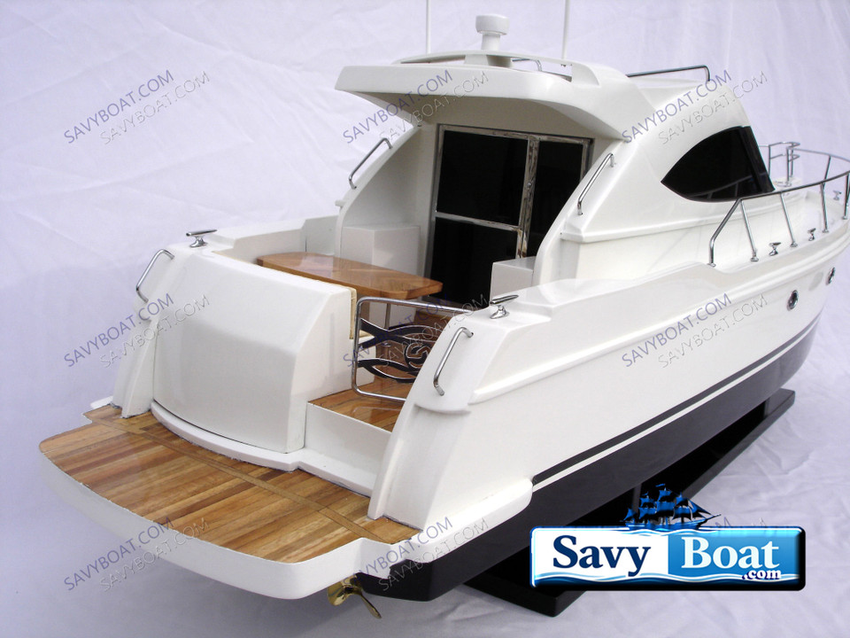 RIVIERA 4700 SPORT YACHT