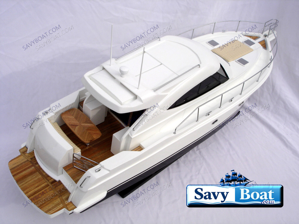 RIVIERA 4700 SPORT YACHT
