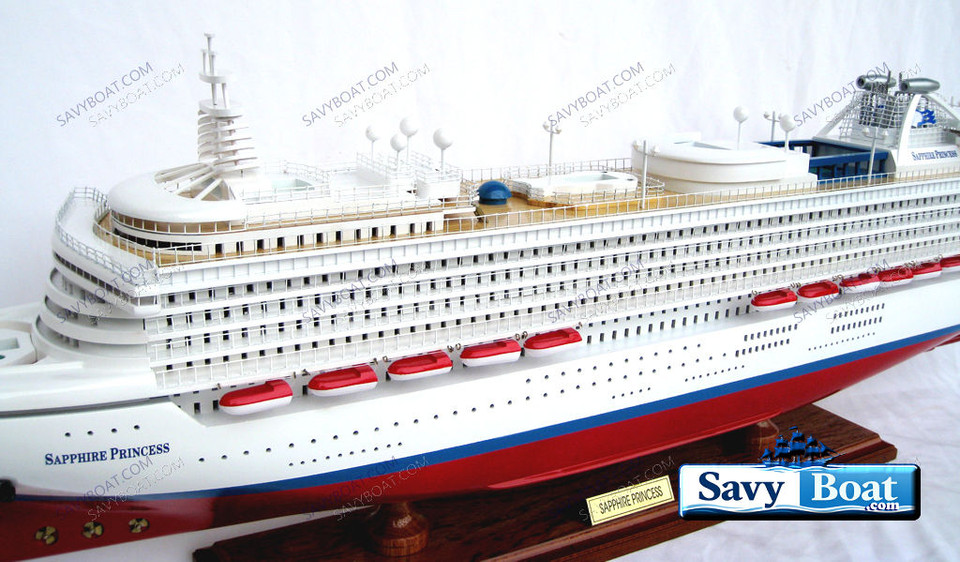 SAPPHIRE PRINCESS OCEAN LINER
