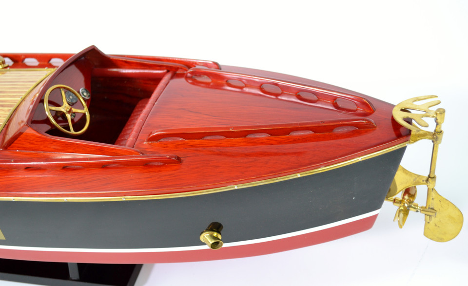 RAINBOW IV CLASSIC RACING SPEED BOAT
