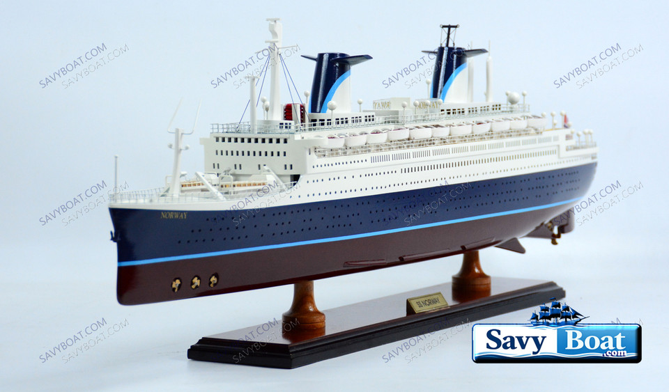 SS NORWAY  32" OCEAN LINER