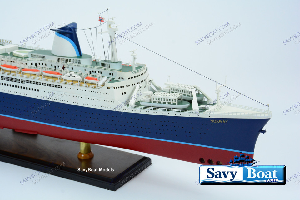 SS NORWAY, LIGHTED OCEAN LINER RH
