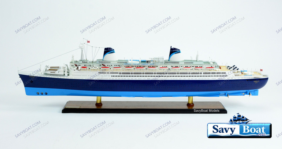 SS NORWAY, LIGHTED OCEAN LINER BH