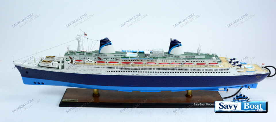 SS NORWAY, LIGHTED OCEAN LINER BH