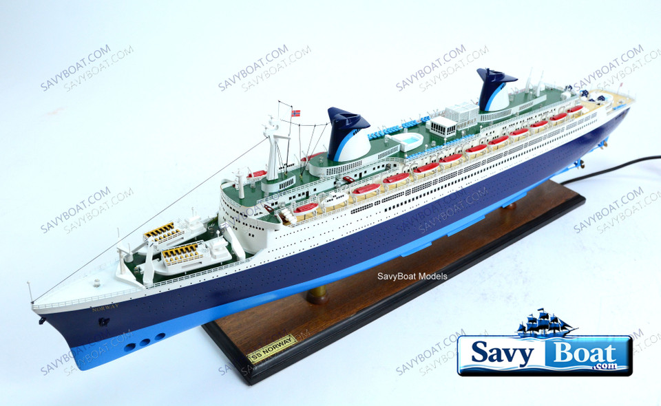SS NORWAY, LIGHTED OCEAN LINER BH