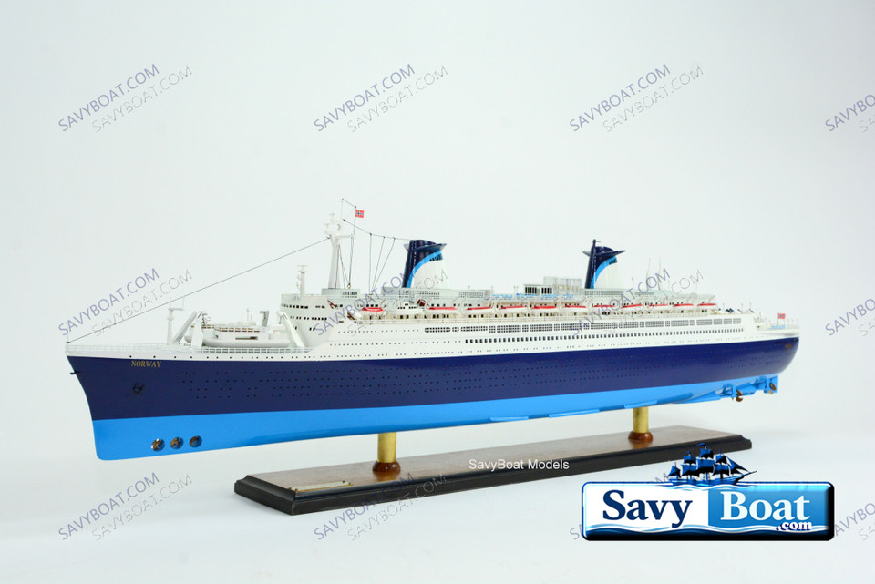 SS NORWAY, LIGHTED OCEAN LINER BH