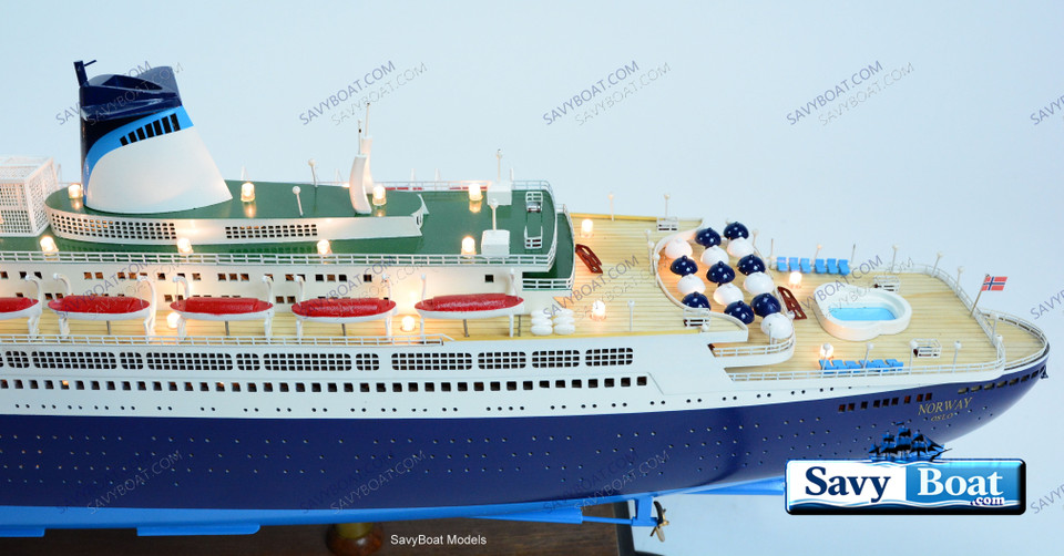 SS NORWAY, LIGHTED OCEAN LINER BH