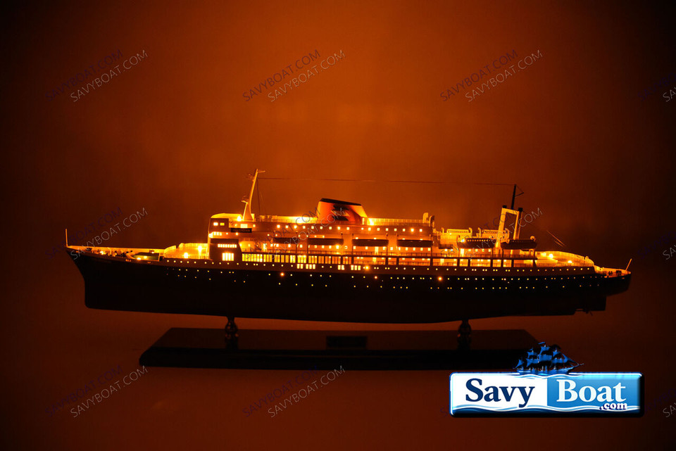 SS VOLENDAM LIGHTED OCEAN LINER (1958)