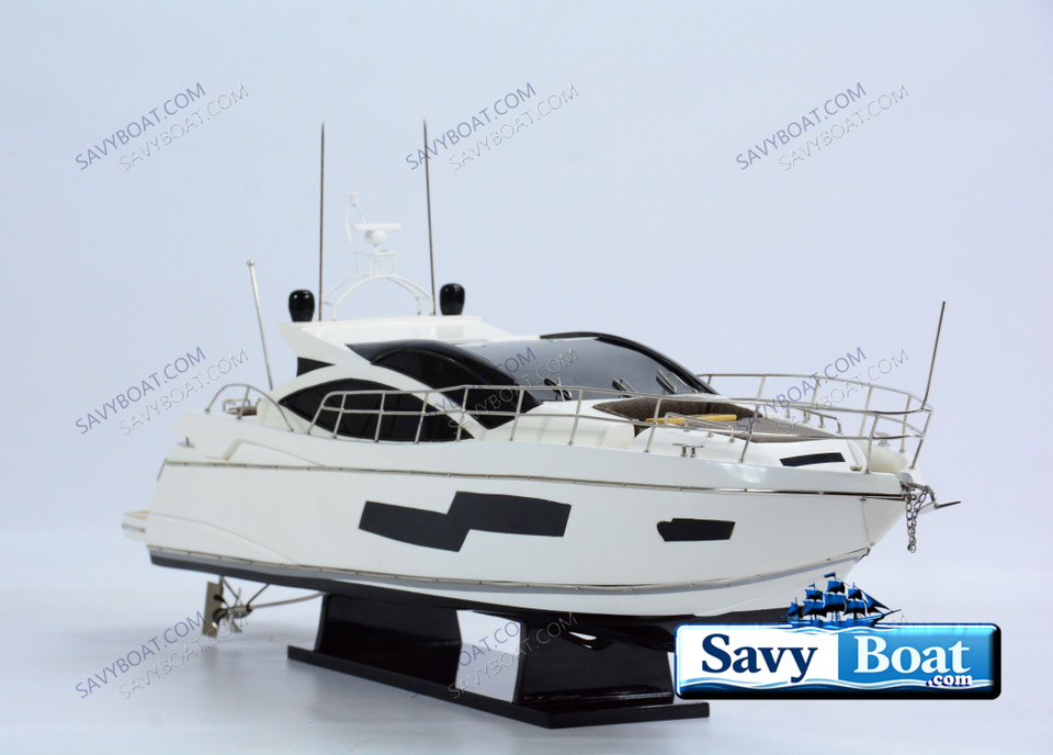 SUNSEEKER PREDATOR 80 MOTORYACHT
