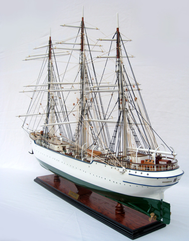 SUOMEN JOUTSEN TALL SHIP