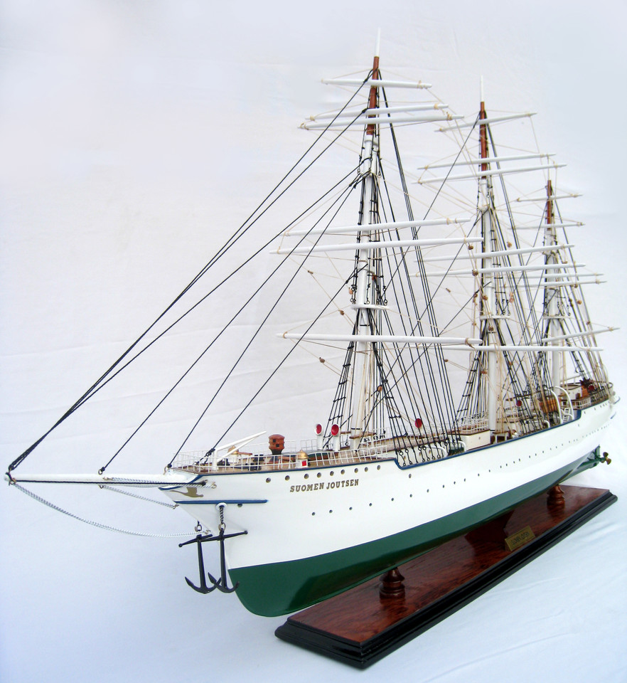 SUOMEN JOUTSEN TALL SHIP