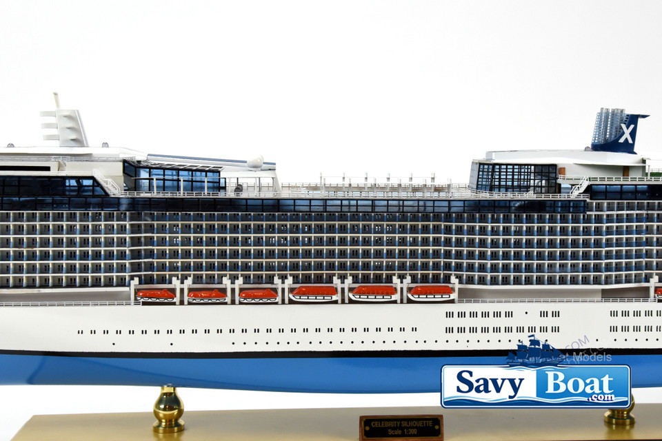 CELEBRITY SILHOUETTE LIGHTED CRUISE SHIP