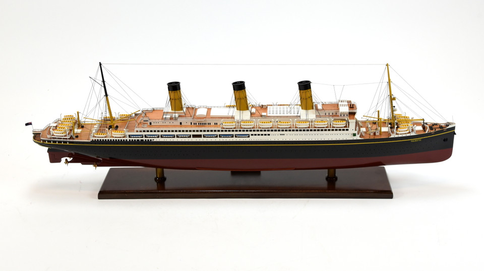 RMS MAJESTIC LIGHTED OCEAN LINER
